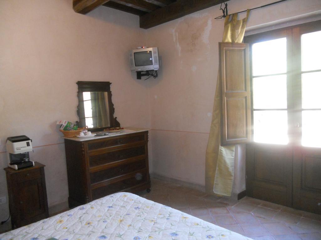 פיטיליאנו Agriturismo Tenuta Roccaccia מראה חיצוני תמונה